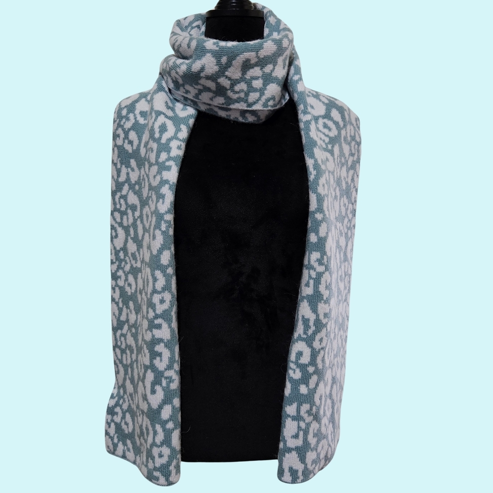 Sweaty Betty Scarf Blue Leopard Print Jacquard Wool Blend Animal Print Outdoor